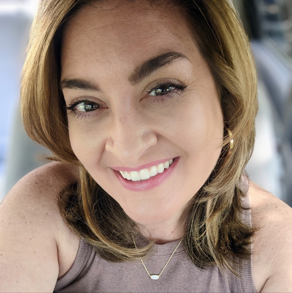 Meet your Posher, Evelyn